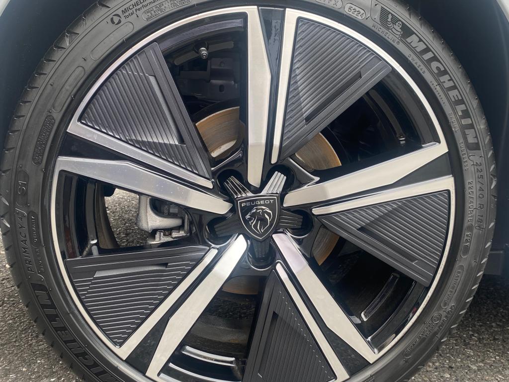 PEUGEOT 308 GT HYBRID DEBUT!!