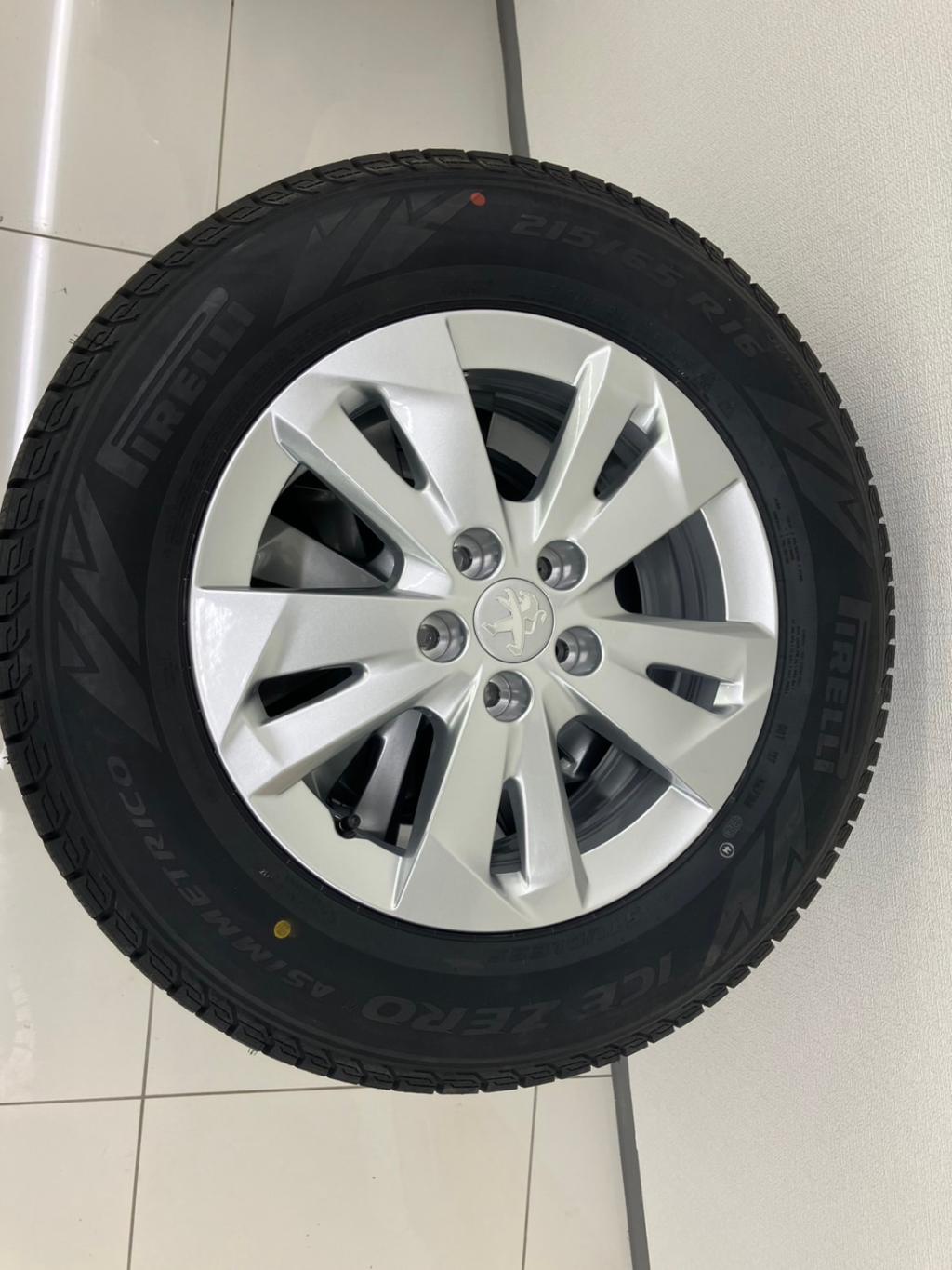 リフター　スタッドレスタイヤ、ホイールセット入荷！