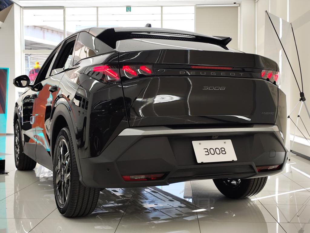 プジョー 特別仕様車「3008 GT Hybrid Black Edition」展示しました！