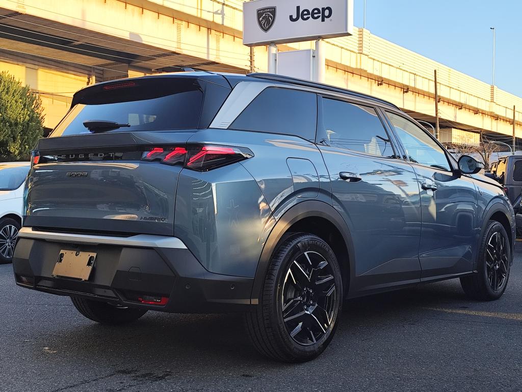 でっかいライオン！NEW PEUGEOT 5008 発売開始！！